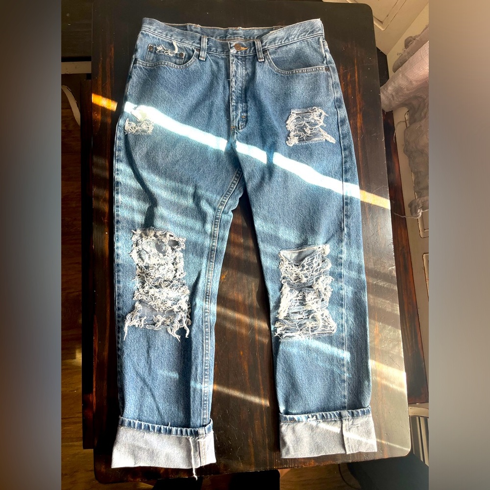 Distressed wranglers size 31